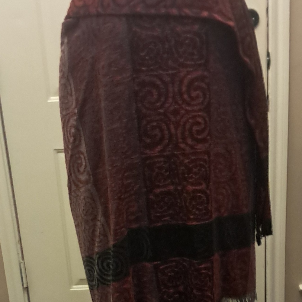 Irish Cape - Picture 2 of 6